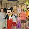 Family_With_Goofy_And_Mickey_600dpi